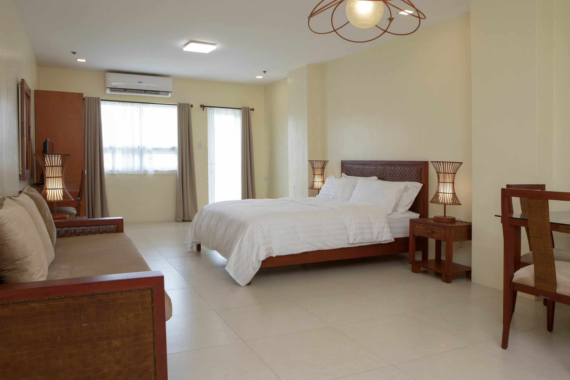 Hotel Merlo Makati City Exterior photo
